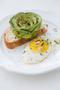 1300 calorie Paleo meal plan - avocado omelet