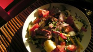 Keto diet for beginners - Asian beef salad